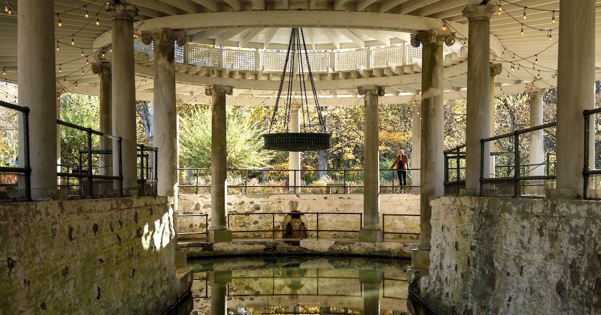 Curated Kentucky lodging interior